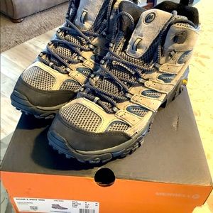 Merrell Moab 2 Mid Ventilator Mens Hiking Shoe Sz US 9